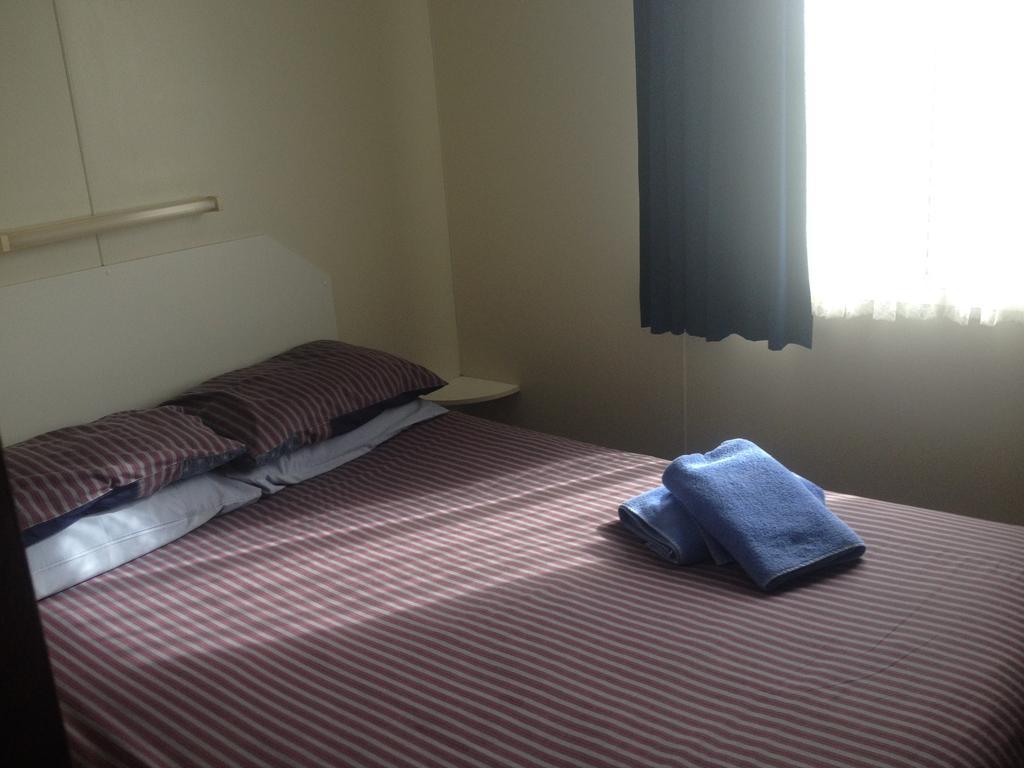 Hillcrest Tourist Park Hotel St Helens Szoba fotó